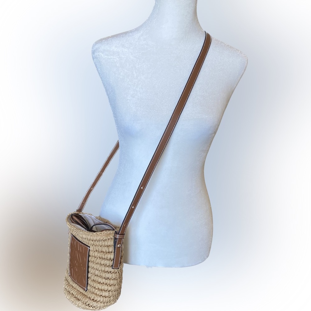 Designer inspired cross body bag.